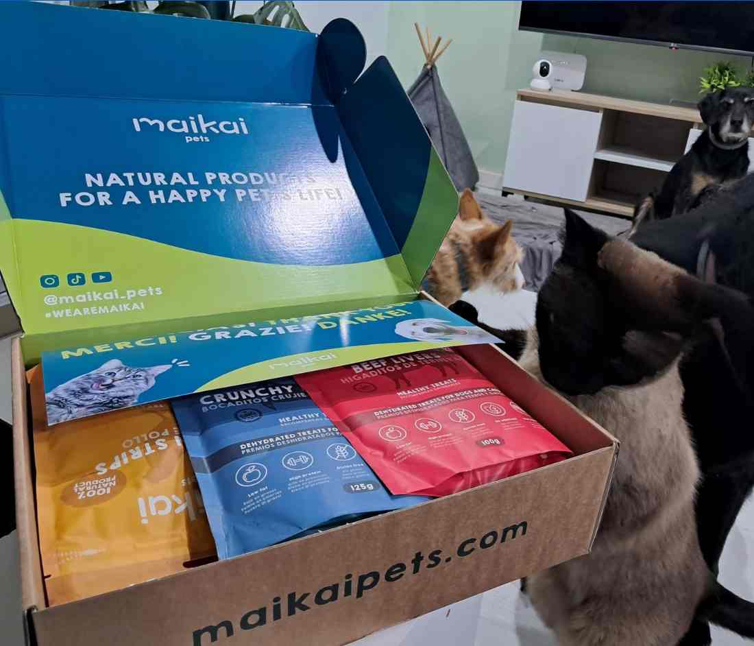 Cajas de regalo de Maikai Pets con snacks naturales y aceite de salmón para perros y gatos, un pack saludable y delicioso para consentir a tu peludo.